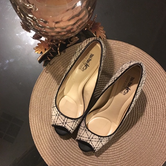 Beautiful black & cream heels - Picture 5 of 7